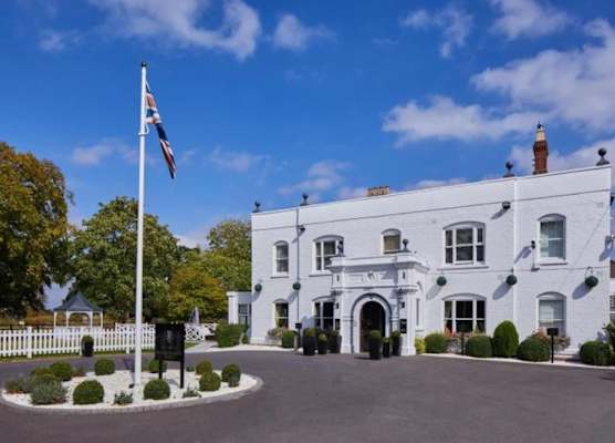 WorldHotels Distinctive Woughton House Hotel 1