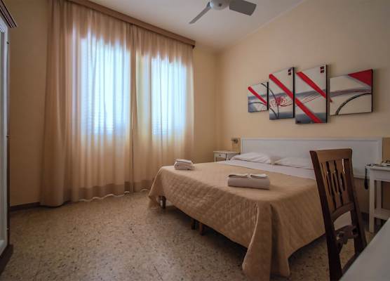 HOTEL HRS 1