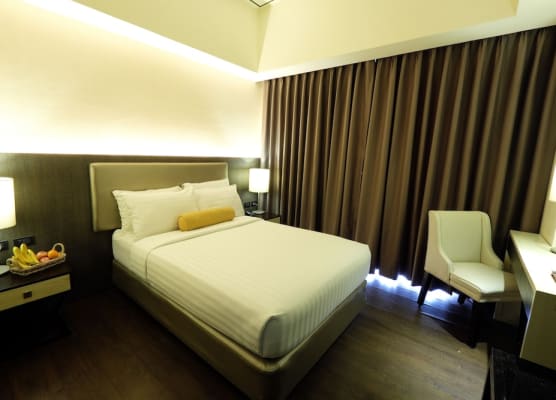 Home Crest Hotel 1