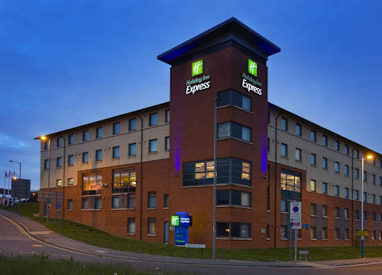 Holiday Inn Express LONDON - LUTON AIRPORT by IHG 1