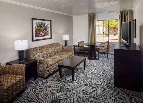 Wyndham Tucson Airport Hotel & Conference Center 1
