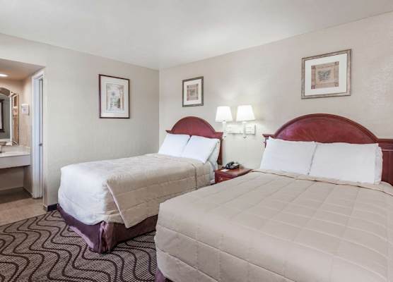 Travelodge by Wyndham Victorville 1