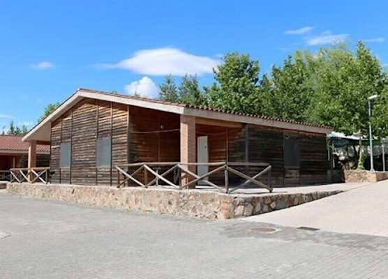 Hostal - Bungalows Camping Cáceres 1