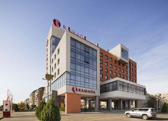 Ramada by Wyndham Oradea 1