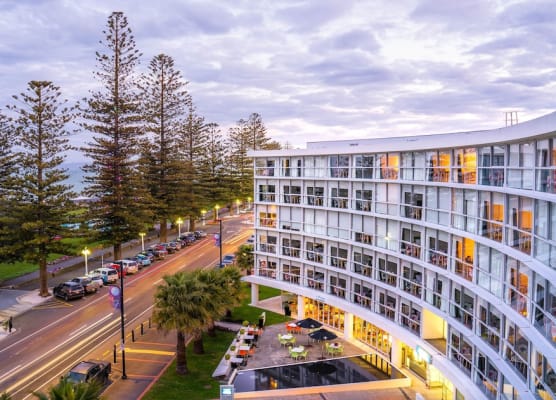 Scenic Hotel Te Pania 1