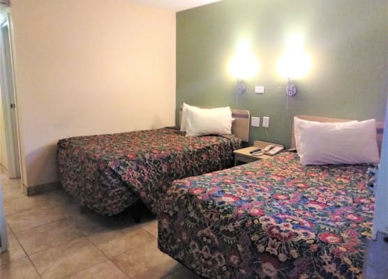 RED CARPET INN LOUISVILLE NORTH -Jeffersonville In 1