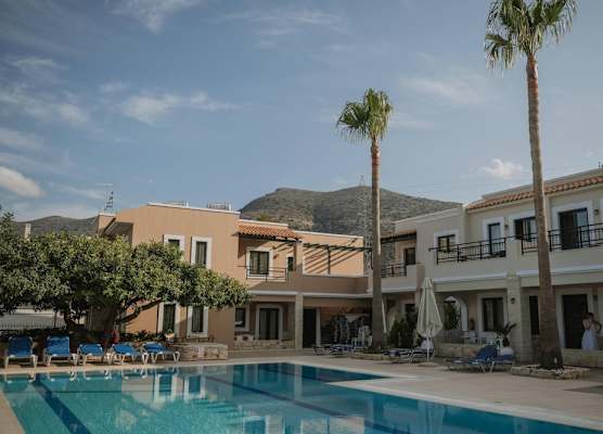 Dionysos Apartments & Studios 1