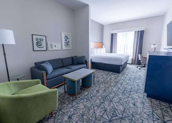 Country Inn & Suites by Radisson, St Petersburg - Clearwater, FL 1