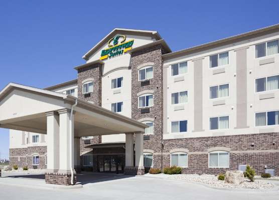 Expressway Suites Fargo 1