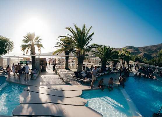 FarOut BeachClub - Rooms & Camping 1
