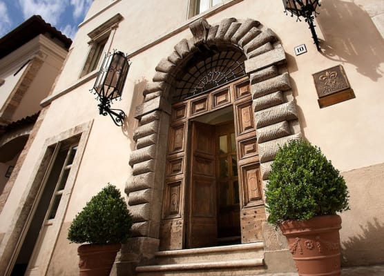 Relais & Chateaux Palazzo Seneca 1