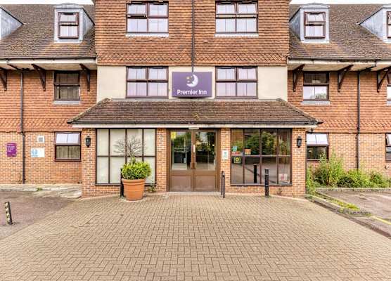 Premier Inn London Gatwick South 1