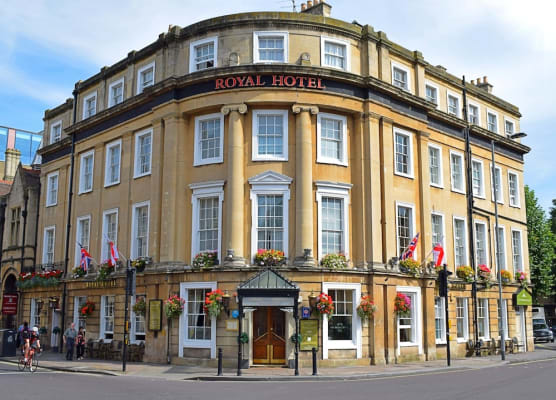 Royal Hotel 1