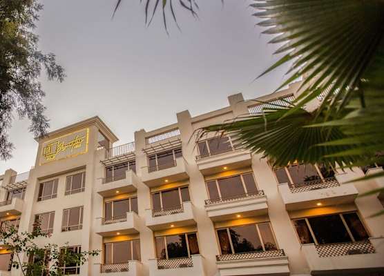 Roomy Signature Hotel, Islamabad 1