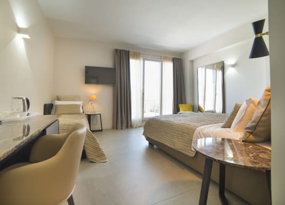 Garda Room 1