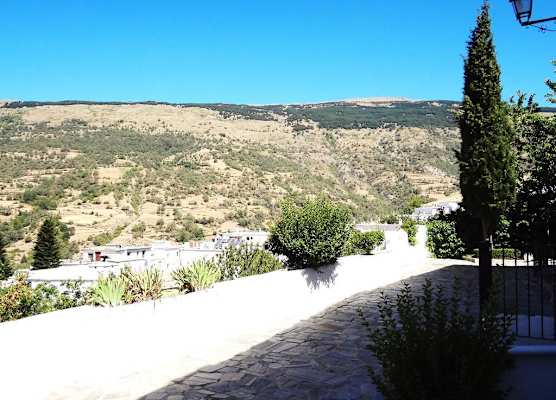 Apartamentos Rurales Poqueira 1