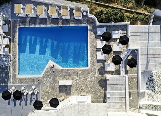 Mr and Mrs White Tinos 1