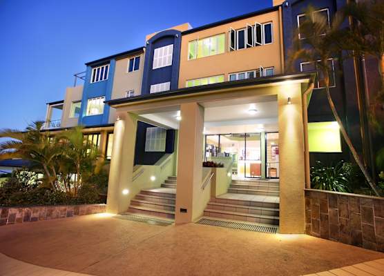 Caloundra Central Apartment Hotel Official 1