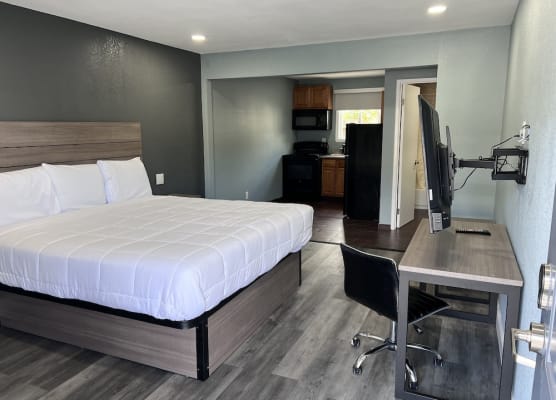 Surf City Inn and Suites 1