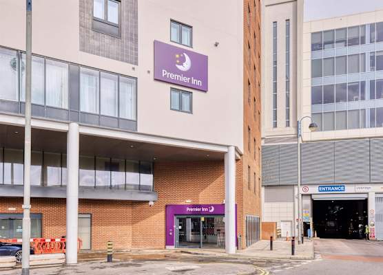 Premier Inn London Uxbridge Town Centre 1