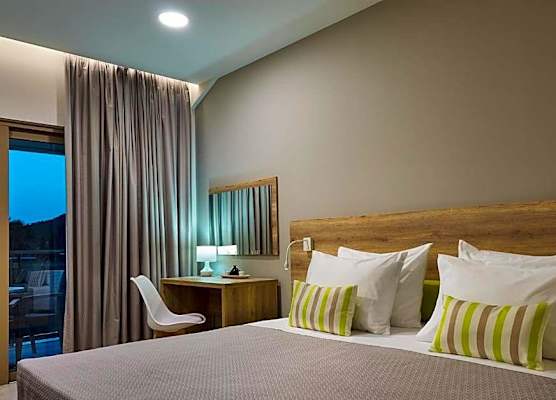 Grapevines Hotel 1