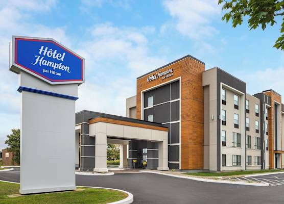 Hampton Inn & Suites by Hilton Montreal-Dorval 1