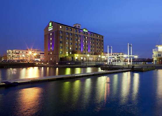 Holiday Inn Express MANCHESTER - SALFORD QUAYS by IHG 1