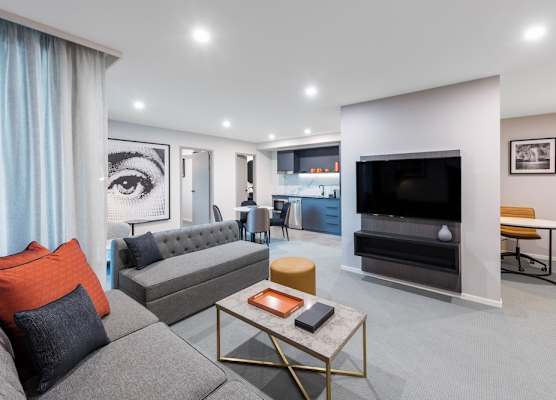 Deco Hotel Canberra 1