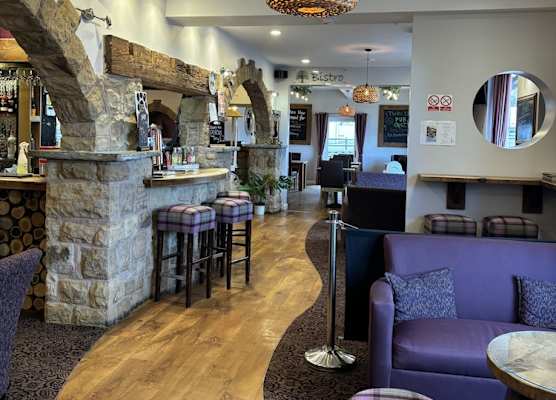 Twin Oaks Hotel 1
