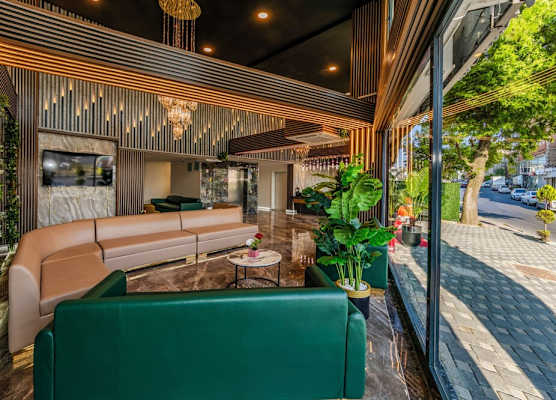 Airport Waves Hotel 1