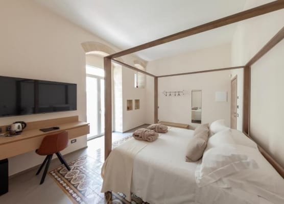 METEORON Luxury Rooms 1