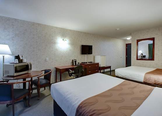 Ramada by Wyndham Nisku Edmonton Airport 1