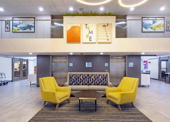 Holiday Inn Express & Suites PHOENIX-TEMPE by IHG 1