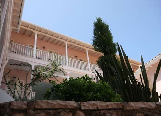 Ionis Hotel 1