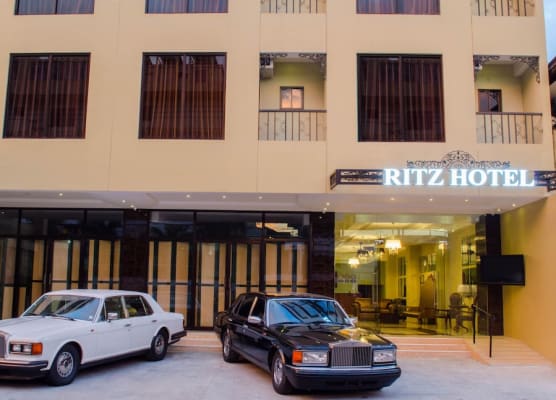 Ritz Hotel Angeles 1