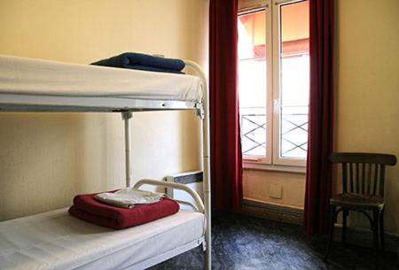 Aloha Hostel Eiffel Tower by Hiphophostels 1