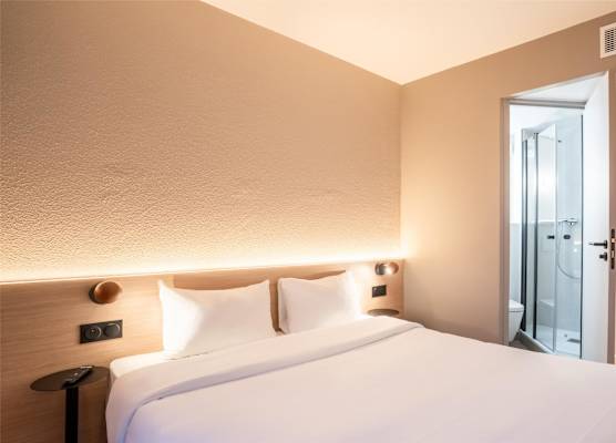 Kyriad ECO - Suresnes - La Defense 1