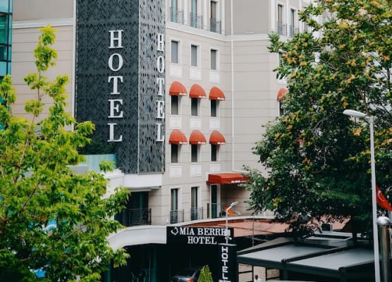 Mia Berre Hotels 1