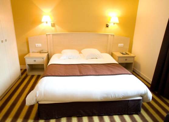 Logis Hotel L'Abreuvoir 1