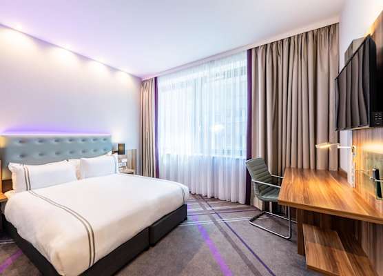 Premier Inn Frankfurt City Centre 1