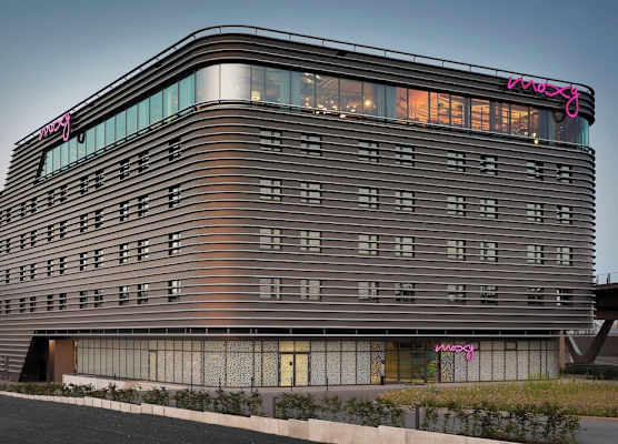 Moxy Cologne Bonn Airport 1