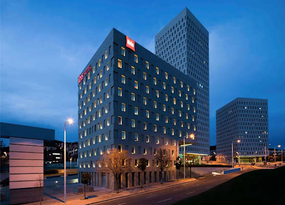Ibis Barcelona Santa Coloma 1