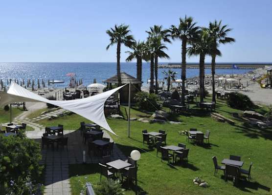 Aregai Marina Hotel & Residence 1
