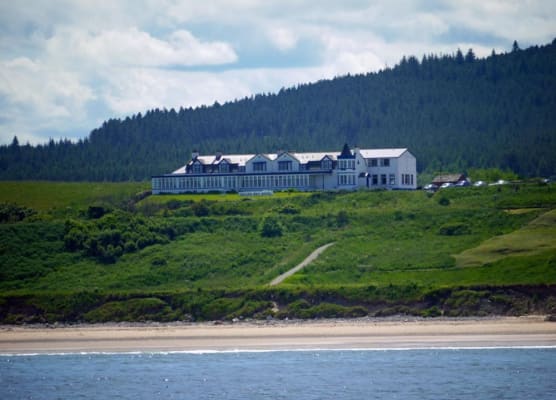 Cullen Bay Hotel 1
