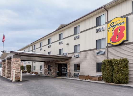 Super 8 by Wyndham Kalispell Glacier National Park 1