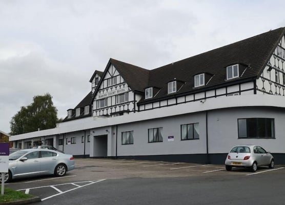 Barons Court Hotel Walsall 1