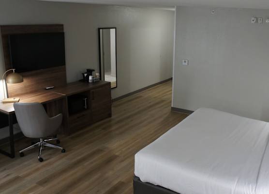 La Quinta by Wyndham Knoxville Central Papermill 1