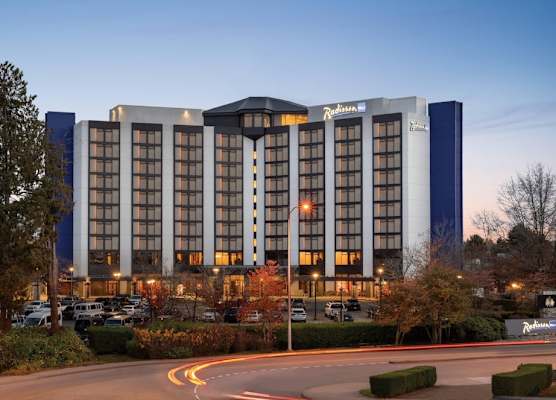 Radisson Blu Vancouver Airport Hotel & Marina 1