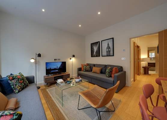 Fitzrovia Stay by Oxford St & Soho 18 Guests 1