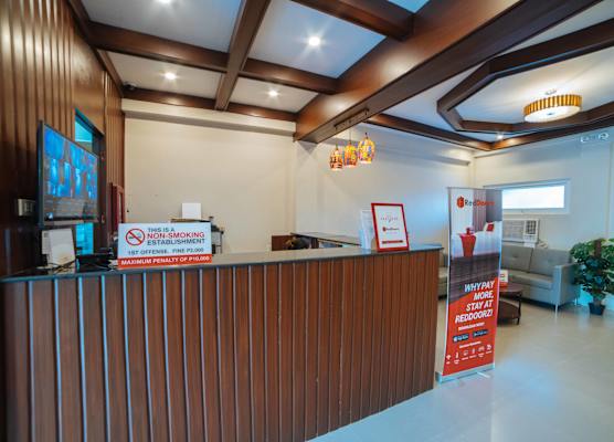 RedDoorz at Travelers Inn Bajada Davao 1